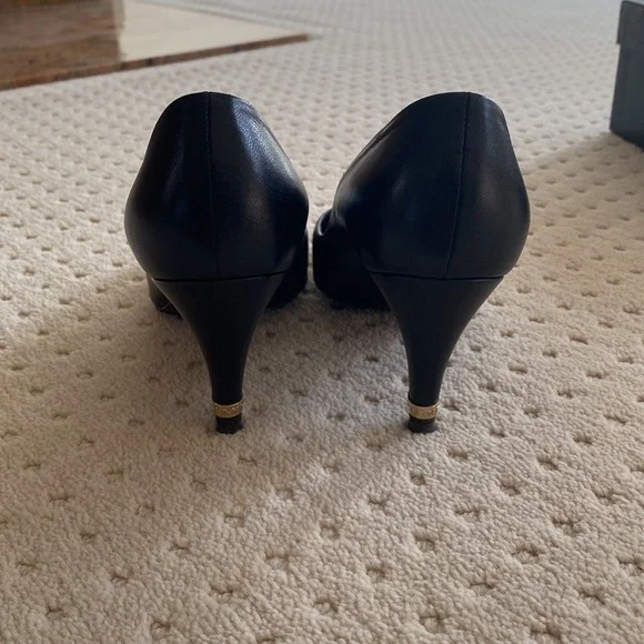 Chanel, black leather pumps, size 35 1/2
